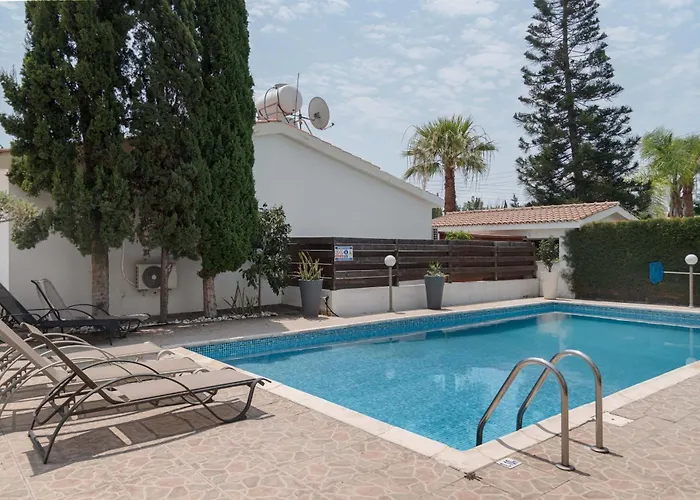 Phaedrus Living Olga *