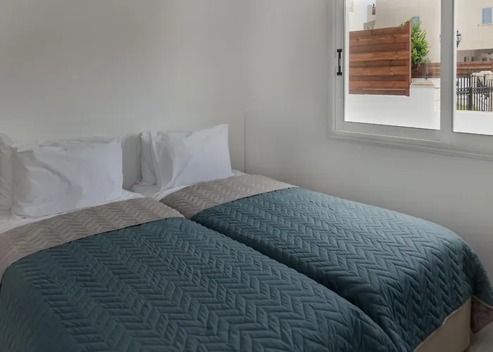 Phaedrus Living Olga * بافوس