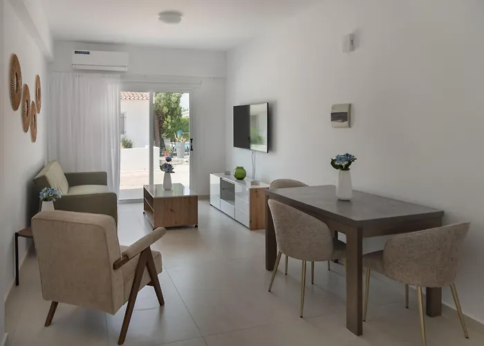 Phaedrus Living Olga *